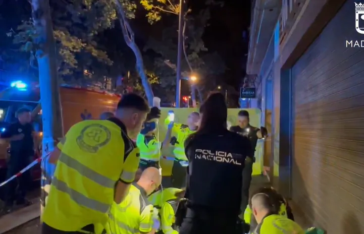Un joven de 23 años, herido muy grave con arma blanca en la calle Alcalá de Madrid