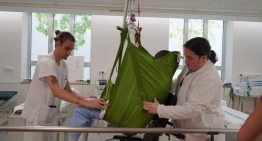 Vall d'Hebron ya ha atendido a dos lesionados medulares por zambullidas este verano: «Es algo evitable y no desciende»