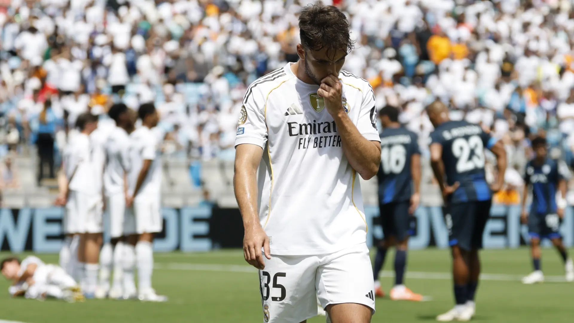 El palo de Courtois a Asencio tras su expulsión ante el Pachuca: "Son dos partidos y dos veces el mismo error"