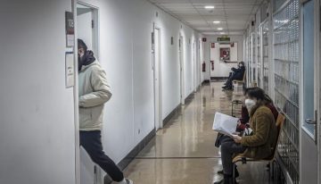 «Maricón de mierda», «acabarás en el cementerio»: sanitarios de los CAP catalanes denuncian desprotección ante las agresiones
