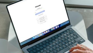 Paso de que WeTransfer utilice mis datos, sea o no para IA. Mi alternativa es de Apple, gratis y compatible con todos