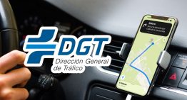 «No existen los soportes homologados». Lo que me dijo la DGT sobre llevar el iPhone en el coche y cómo evitar multas
