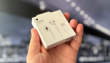 Por qué me he comprado unos EarPods con cable en pleno 2025. Incluso teniendo unos AirPods Pro 2