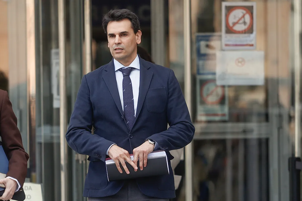 La juez confirma el procesamiento del novio de Ayuso al ver «claros indicios» de fraude