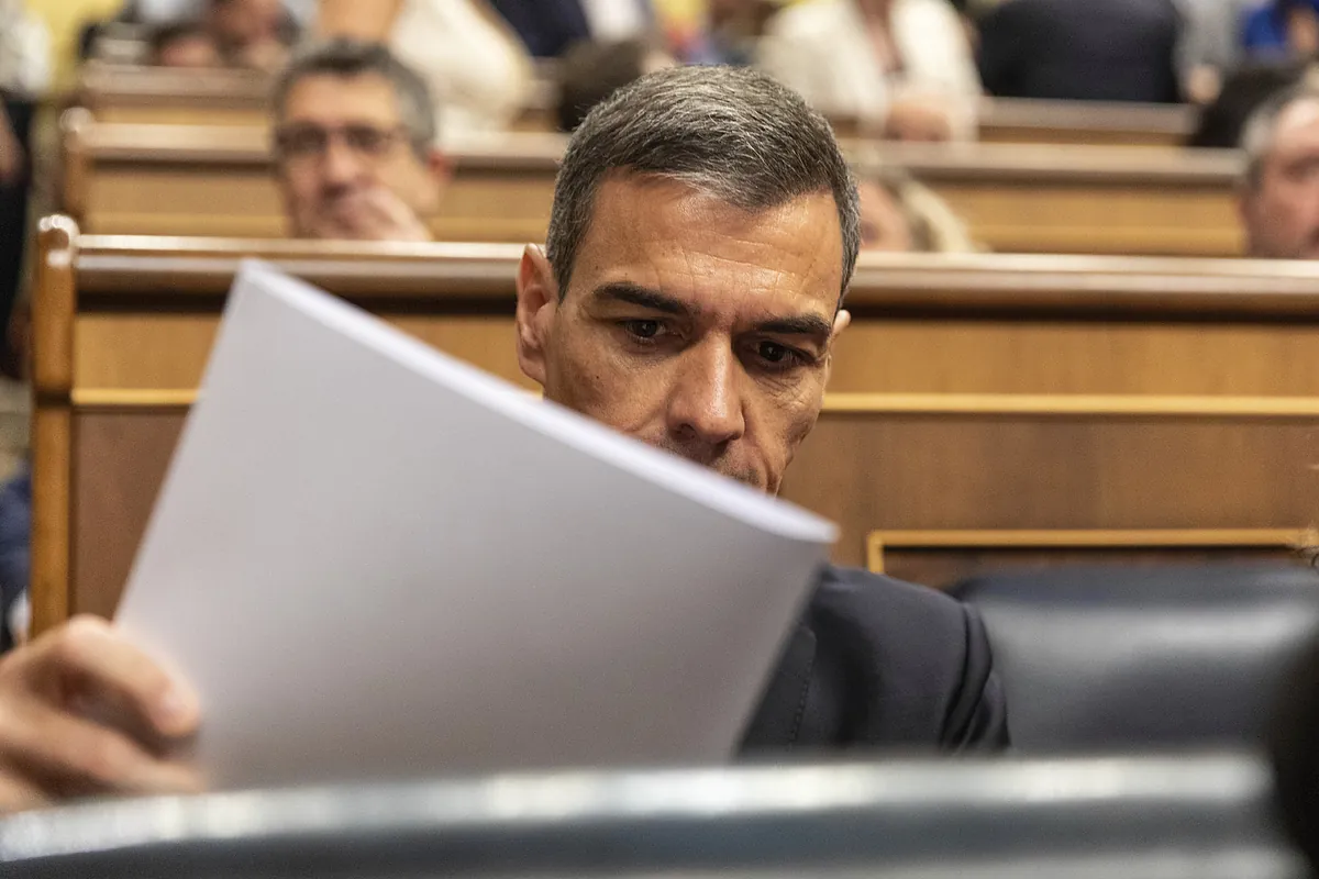 El PP asedia al Gobierno con 30 preguntas sobre el uso de inmuebles públicos como prostíbulos por el suegro de Sánchez