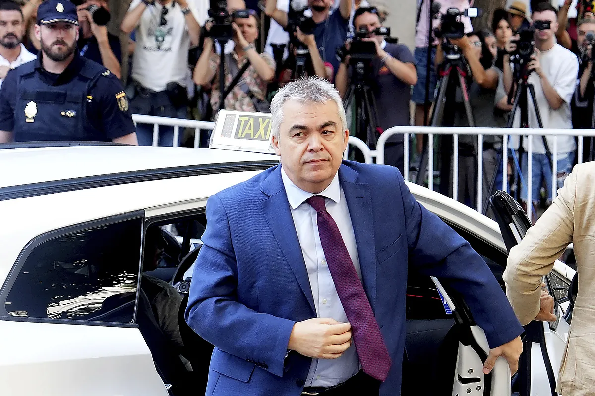 La Fiscalía se opone a excarcelar a Santos Cerdán por persistir el riesgo de destrucción de pruebas