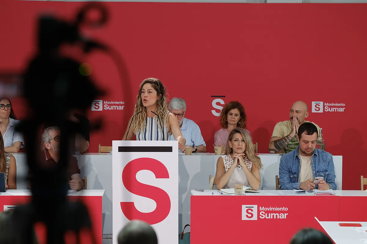 Sumar proclama pese a la corrupción que «merece la pena defender» al Gobierno para evitar que «un Trump asalte La Moncloa»