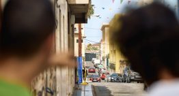 Bloques okupados y vecinos «encerrados» en el corazón de Las Palmas: «Los que dicen que en La Isleta no pasa nada, que se vengan a vivir aquí»