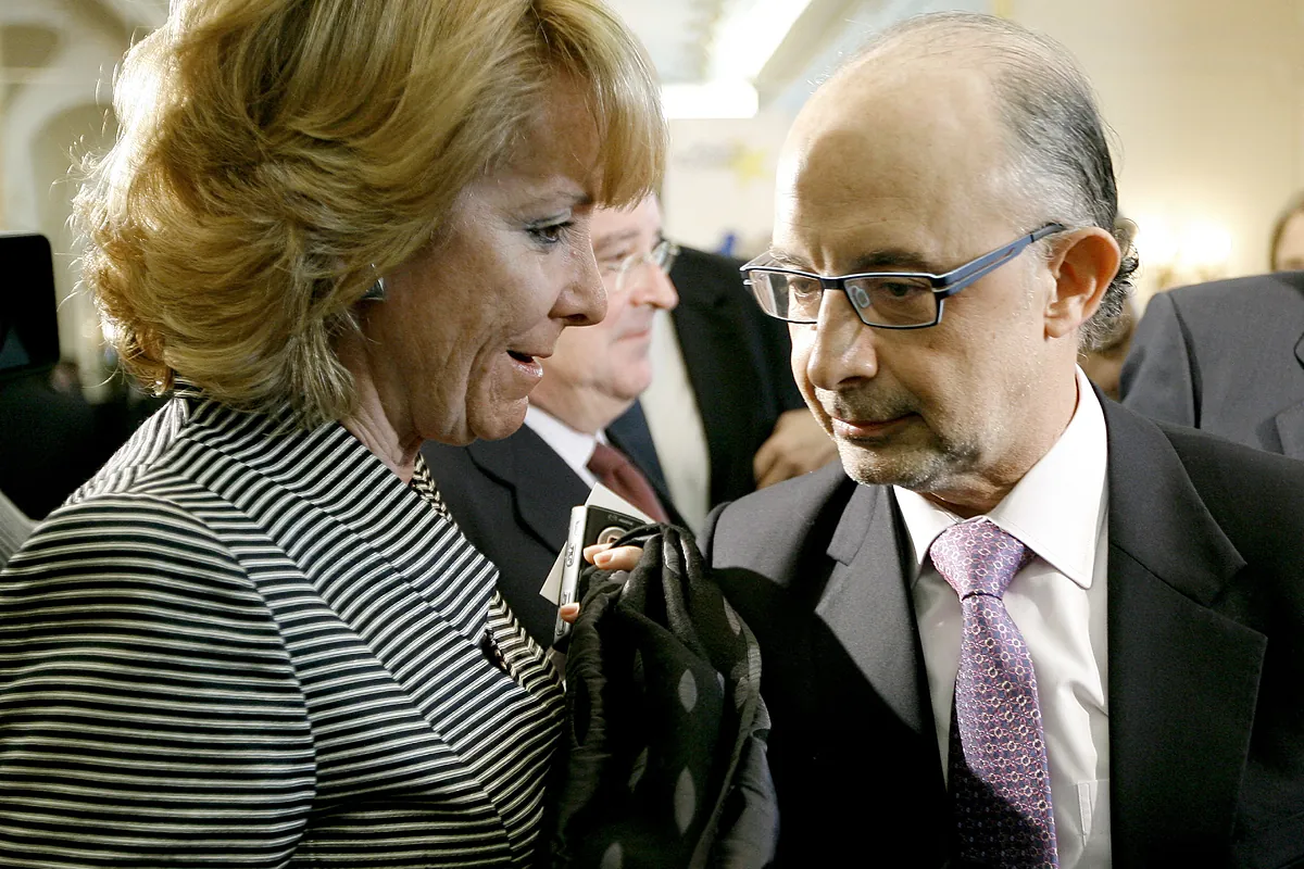 Esperanza Aguirre: «Me alegro mucho de que se investigue a Montoro»