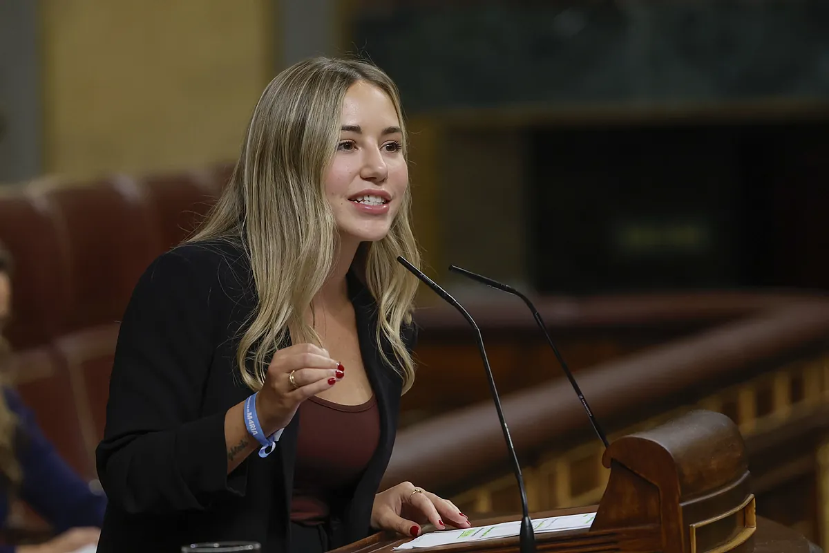 Noelia Núñez (PP) reta a políticos del PSOE a dimitir si han mentido en sus estudios e insiste en que tuvo un «error»