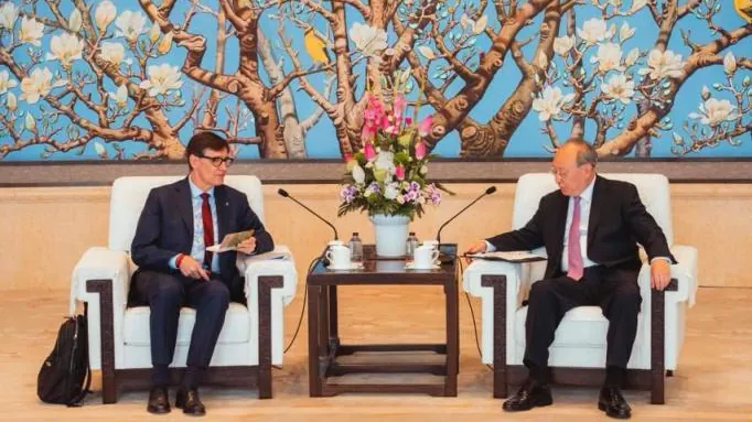 El idilio de Zapatero con el régimen de Xi abre puertas a Illa en China
