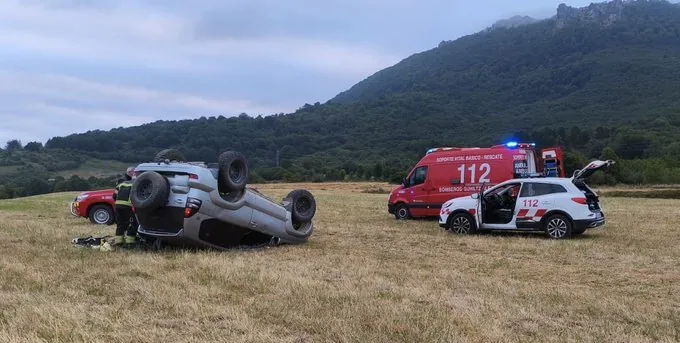 Muere una mujer de 19 años tras volcar el coche cuyo conductor ha dado positivo en alcohol en Iturmendi