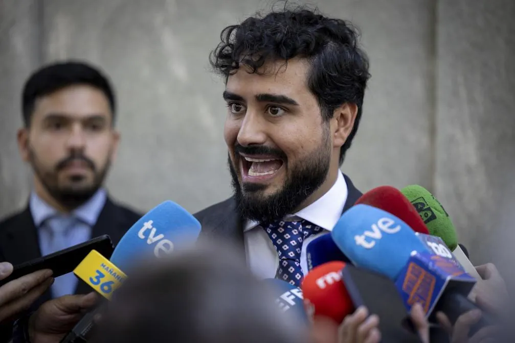 La hija de Pedro Sánchez afectada por la difusión de una imagen suya en el canal de Telegram de Alvise declara por videoconferencia como perjudicada