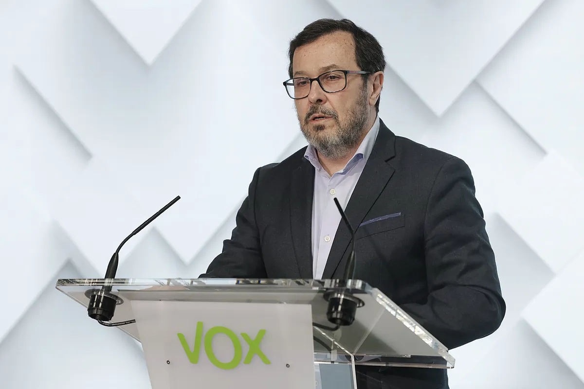 Vox insiste en distanciarse del PP tras el endurecimiento de su postura migratoria: «Todavía nos separa un abismo»