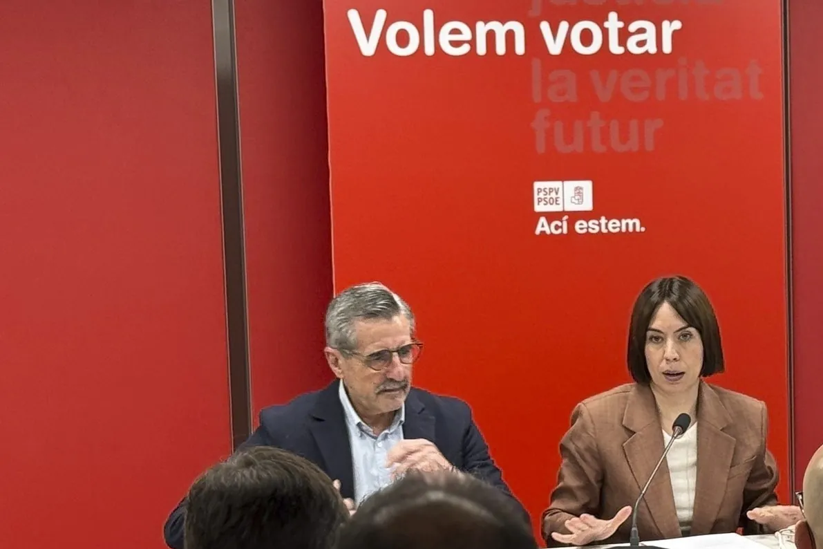 La ministra Morant sale en defensa del comisionado del título falso: «El PSOE nunca le podrá agradecer suficiente su dedicación»