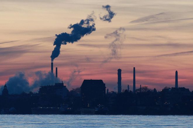 Vivir toda la vida en lugares muy contaminados aumenta el riesgo de sufrir demencia: un estudio con 30 millones de personas lo confirma