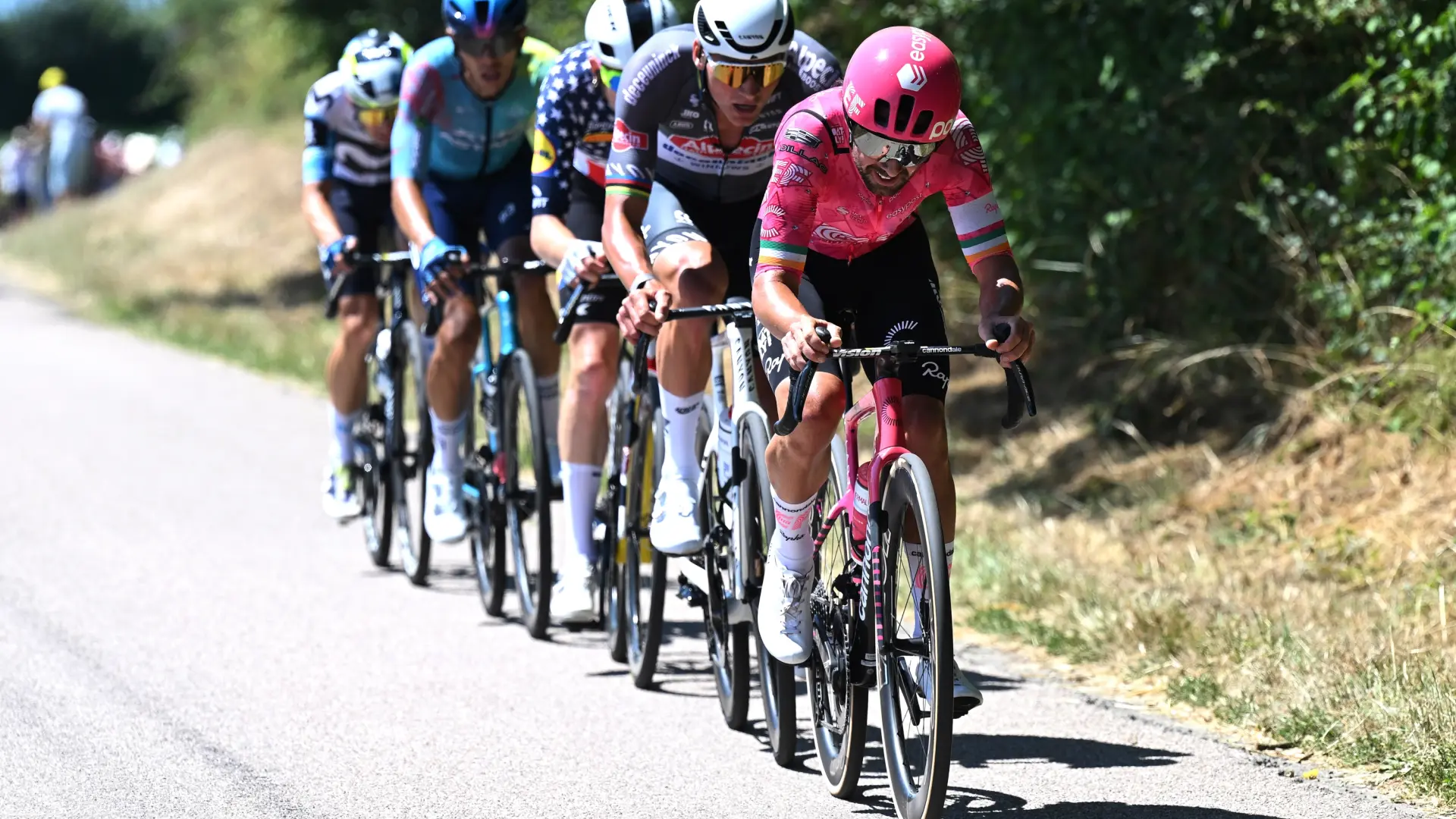 Ben Healy triunfa en Normandía con una escapada letal en la sexta etapa del Tour de Francia