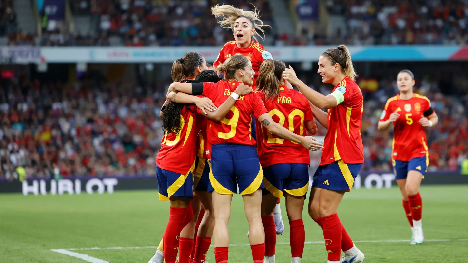 España destroza a Portugal y se estrena en la Eurocopa con una 'manita'