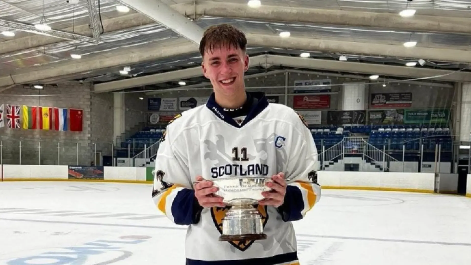 El joven de 19 años fallecido en un hotel en Ibiza era Gary Kelly, estrella del hockey sobre hielo