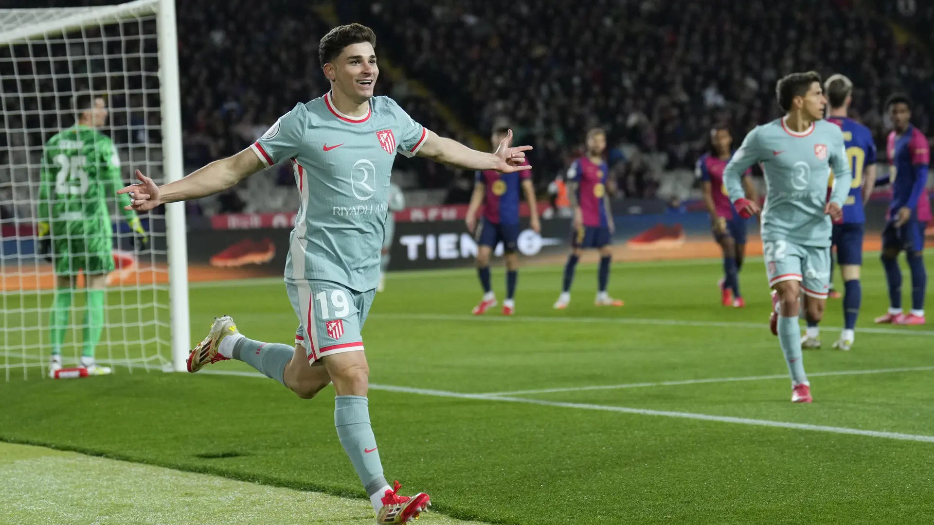 De Julián Álvarez a Di María: Futbolistas que nunca debieron ser vendidos