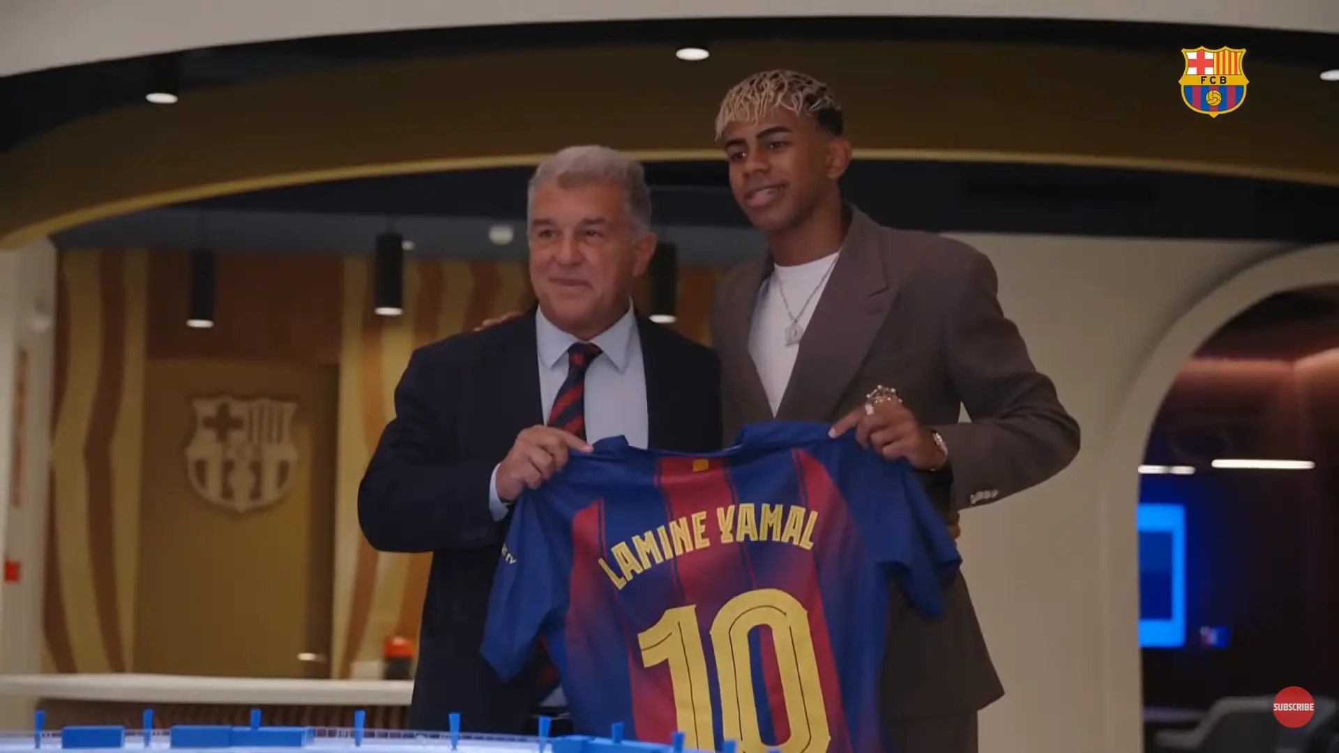 Acto de renovación de Lamine Yamal, en directo: rueda de prensa, estreno con el dorsal '10', polémica por su fiesta…