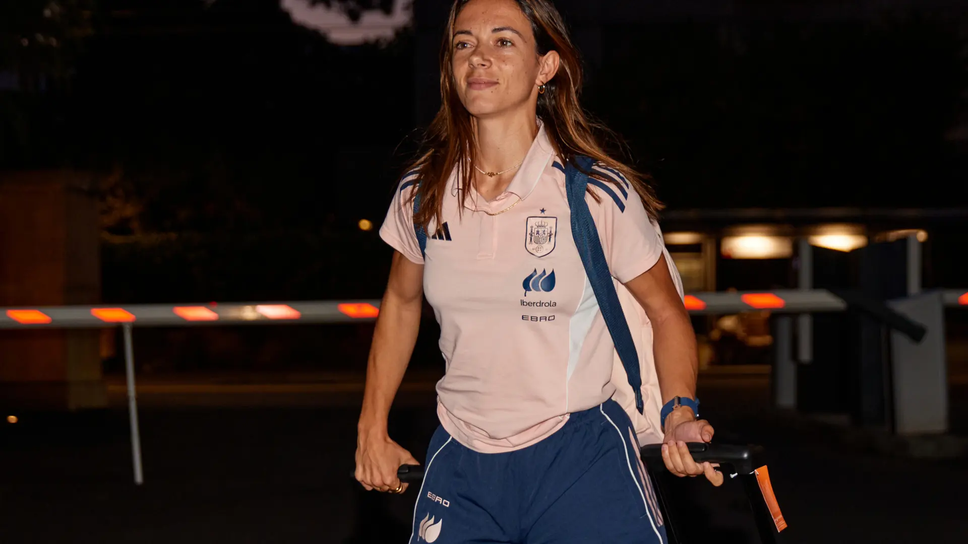 La emotiva vuelta de Aitana Bonmatí a la selección tras superar su meningitis: abrazo con Montse Tomé, caras de felicidad…