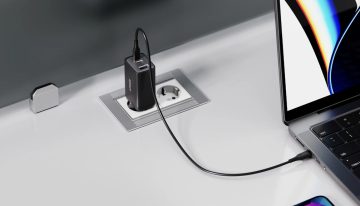 Si te vas de viaje o te quedas en casa, este cargador es muy útil: permite recargar a la vez un iPhone, unos AirPods y un MacBook