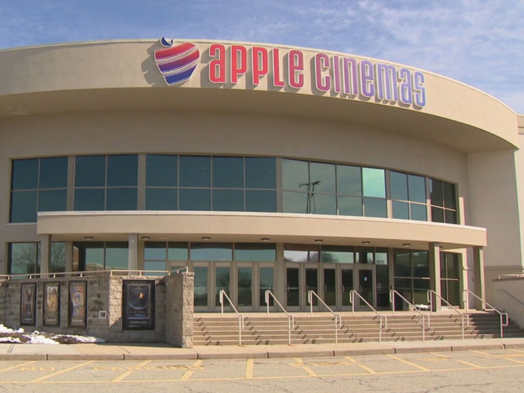 Apple vuelve a los tribunales por su nombre 18 años después del caso iPhone. Esta vez la batalla es contra una cadena de cines que dice llamarse así "por un centro comercial"