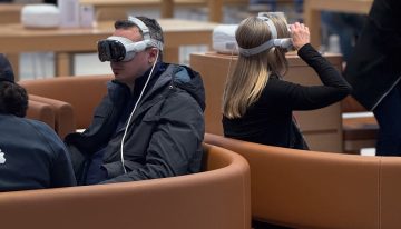 Apple Vision Pro da el primer paso hacia el futuro este mismo año, según Gurman. Así podría ser su gran evolución con el chip M5 y su siguiente generación