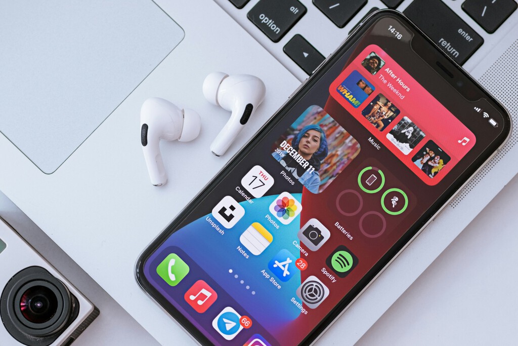 He descubierto una función del iPhone y los AirPods que permite escuchar todo lo que dices 