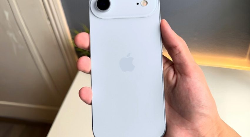 Apple planea dos nuevos accesorios para el iPhone 17 Air: uno ya lo vimos con el iPhone 4, el otro acabará con la ansiedad de batería