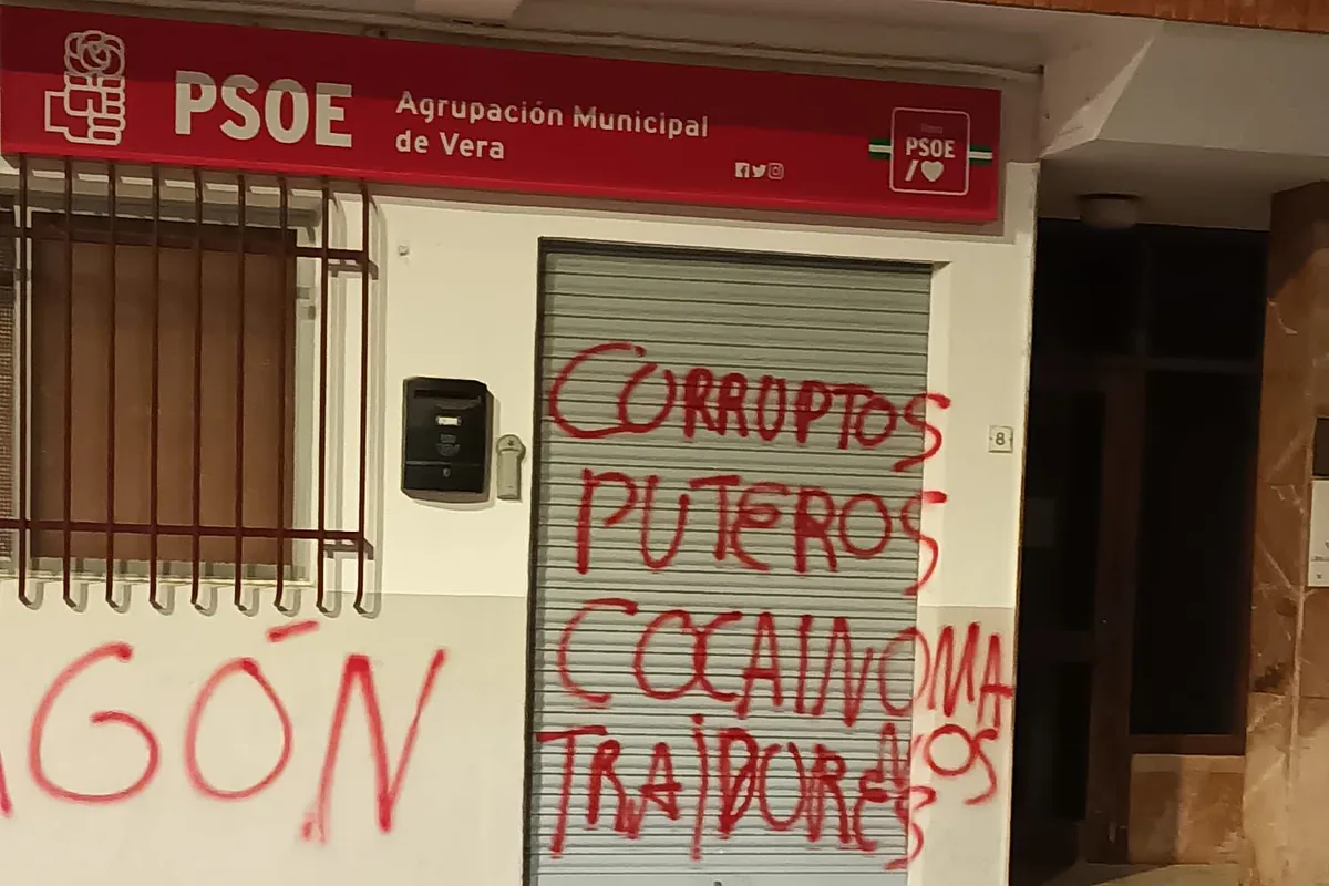 El PSOE responsabiliza al PP y a Vox de «alimentar la crispación» que sitúa detrás de los más 180 ataques a sus sedes en lo que va de legislatura