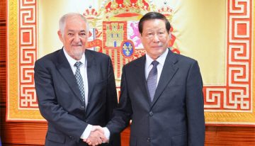 China aprovecha la alianza con Sánchez para extender su influencia a la Justicia