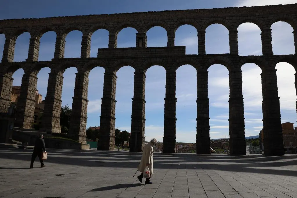 La Guardia Civil recupera la piedra del Acueducto de Segovia que estaba siendo subastada en redes sociales