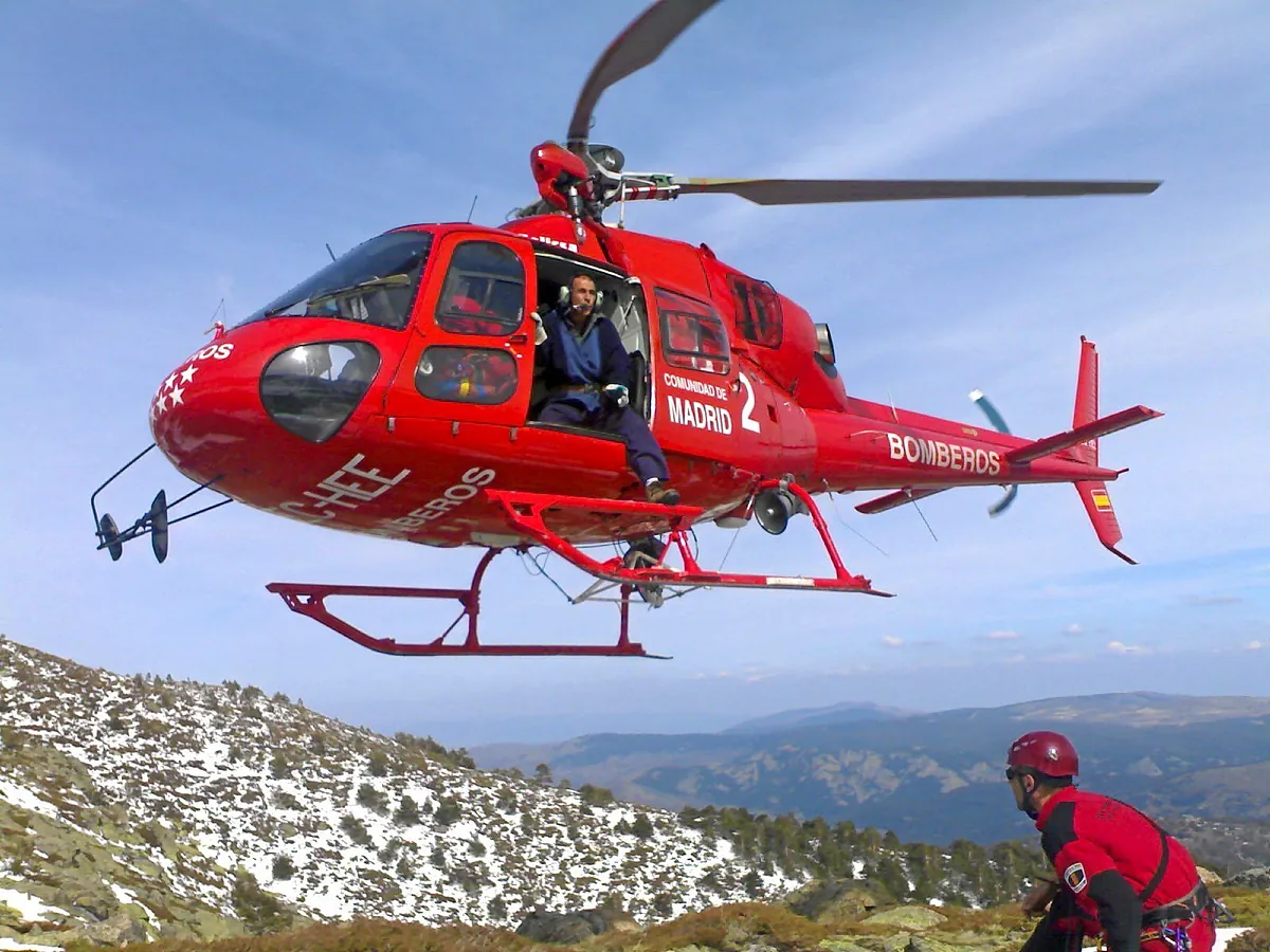 Rescatan en helicóptero a una mujer herida tras golpearse en la cabeza en un paraje de Riaza (Segovia)