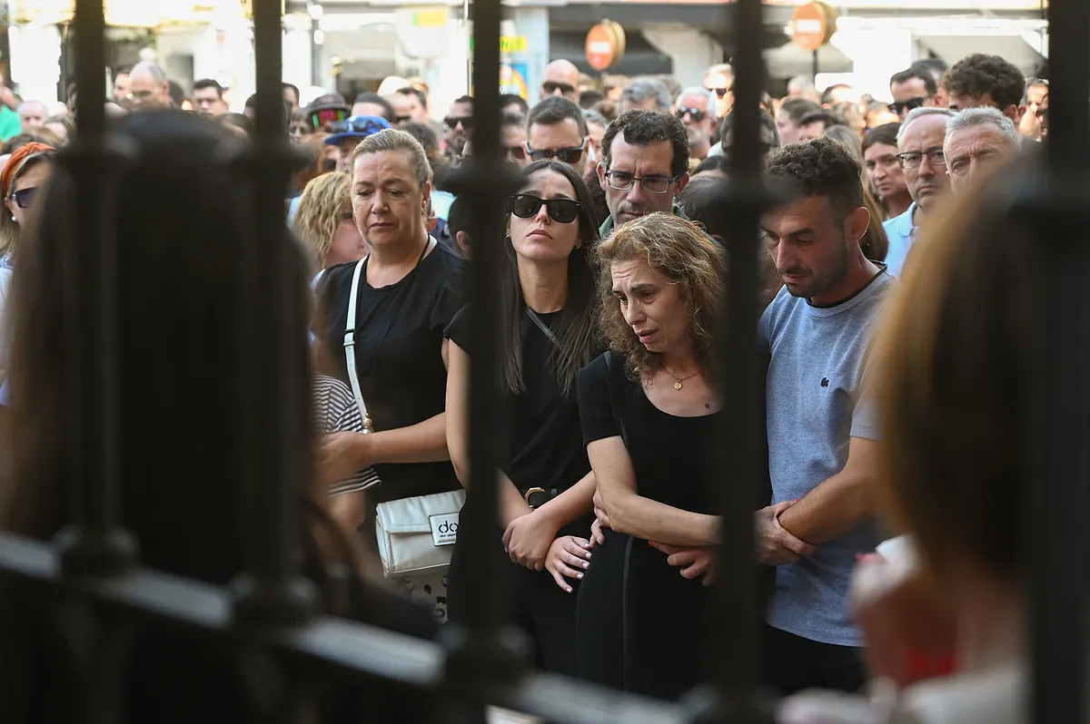 León llora a los primos Jaime y Abel, muertos mientras luchaban contra el fuego