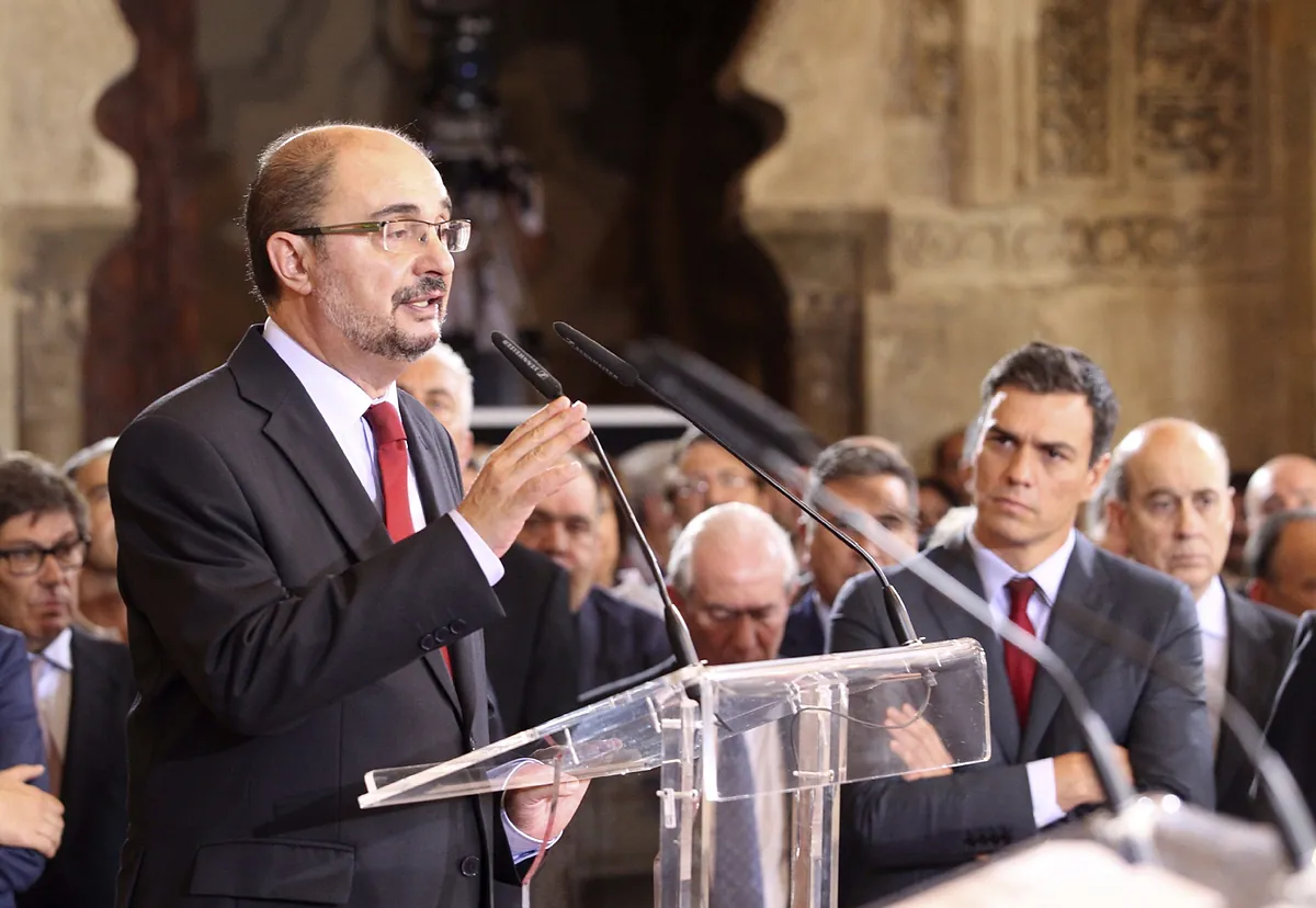 Javier Lambán, ocho años de presidente de Aragón y casi una década de opositor interno a Sánchez