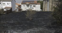 En la 'zona cero' del «desbocado» incendio de Jarilla: «No me dejaron defender mi casa»
