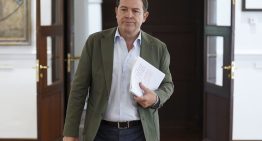 Mañueco, la pieza más codiciada en la caza política con las elecciones ya a la vista