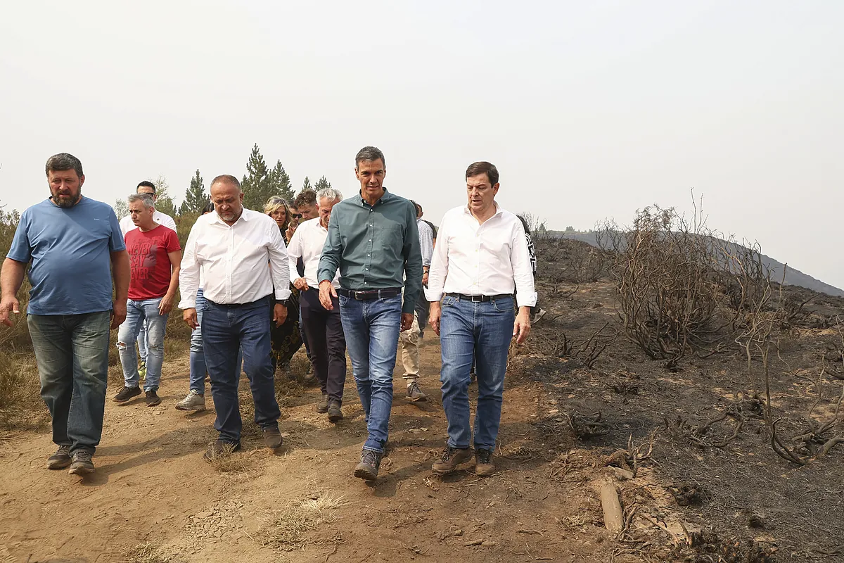 La «pelea nacional» de los grandes partidos atiza los incendios