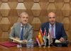 PP y Junts cargan contra «el postureo» y «la opacidad» del viaje del alcalde Jaume Collboni a Oriente Próximo tras el veto de Israel