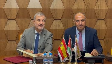 PP y Junts cargan contra «el postureo» y «la opacidad» del viaje del alcalde Jaume Collboni a Oriente Próximo tras el veto de Israel