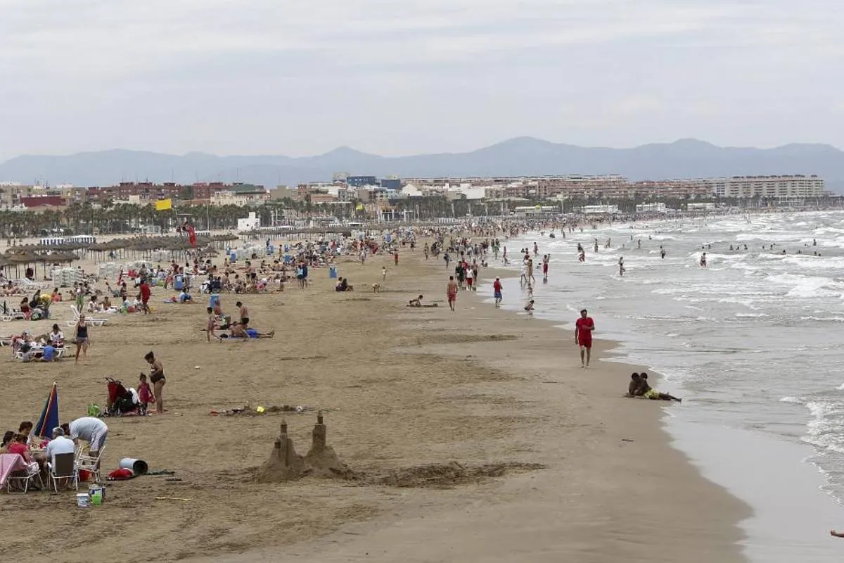 Un frente atlántico trae este domingo tormentas y un gran descenso de las temperaturas
