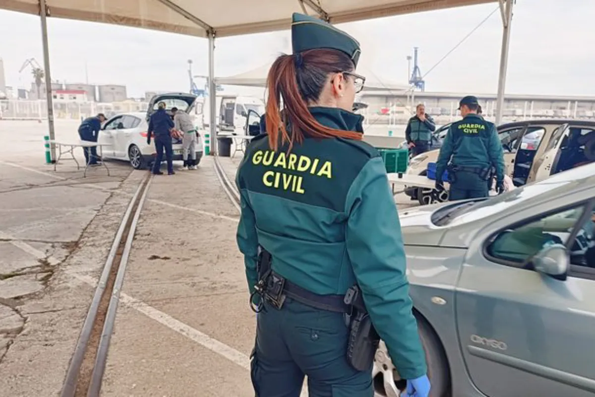 Detenido por cortar el cuello a su pareja en Roquetas de Mar (Almería)