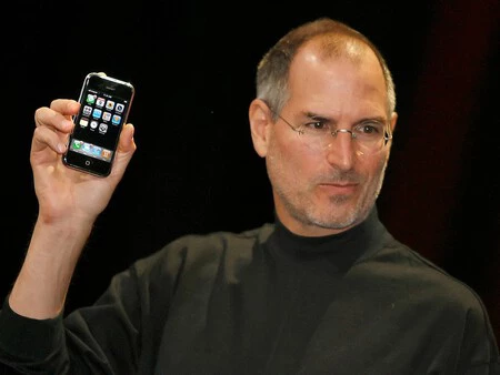Steve Jobs presentando el iPhone