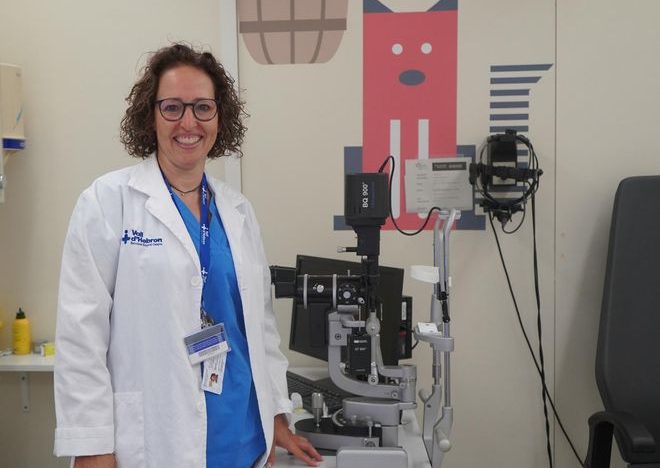 Silvia Alarcón, oftalmóloga: «En 2050, el 50% de la población será miope por el abuso de pantallas en la niñez»