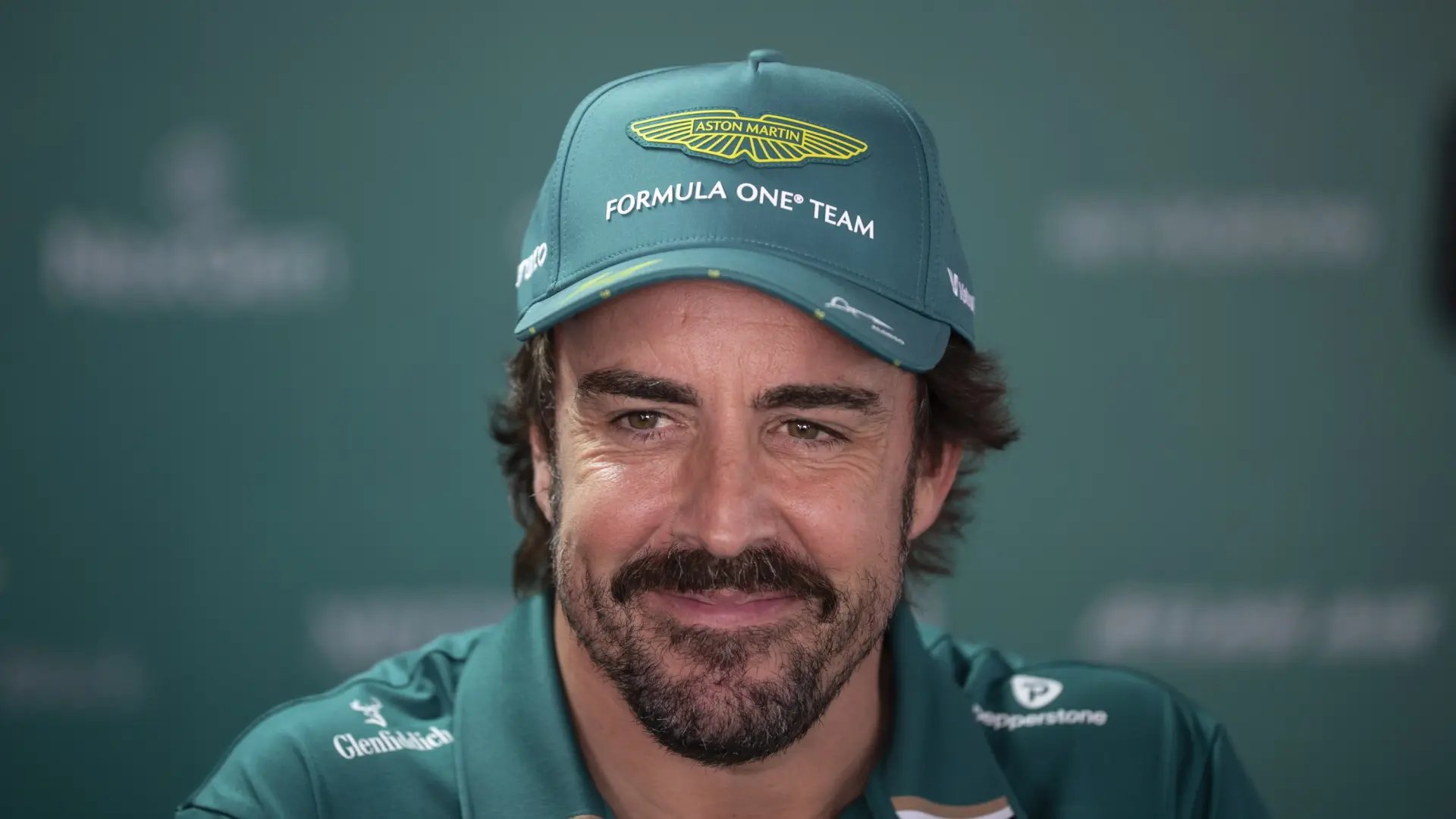 Fernando Alonso explica el alcance de su lesión en la espalda: «Hicimos una resonancia para ver qué era exactamente»