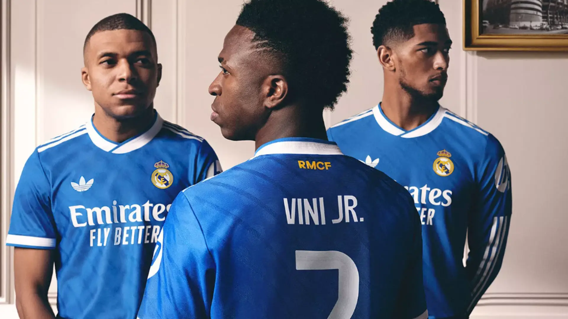 Así es la tercera equipación del Real Madrid: azul, inspirada en las gradas del Santiago Bernabéu y con las rayas dentadas