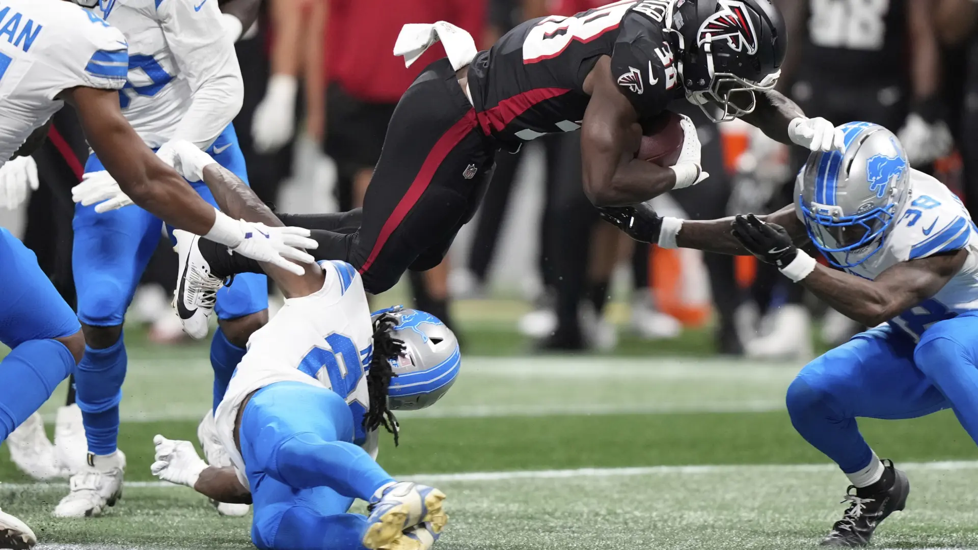 La dramática lesión en el cuello de Norrice Morris en la NFL: el partido acabó suspendido