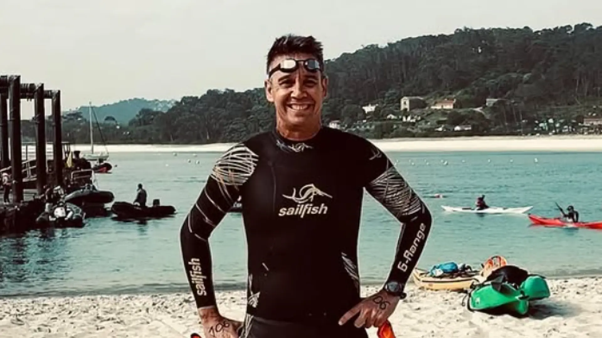 Raúl del Cerro cruza por tercera vez el Estrecho de Gibraltar a sus 50 años